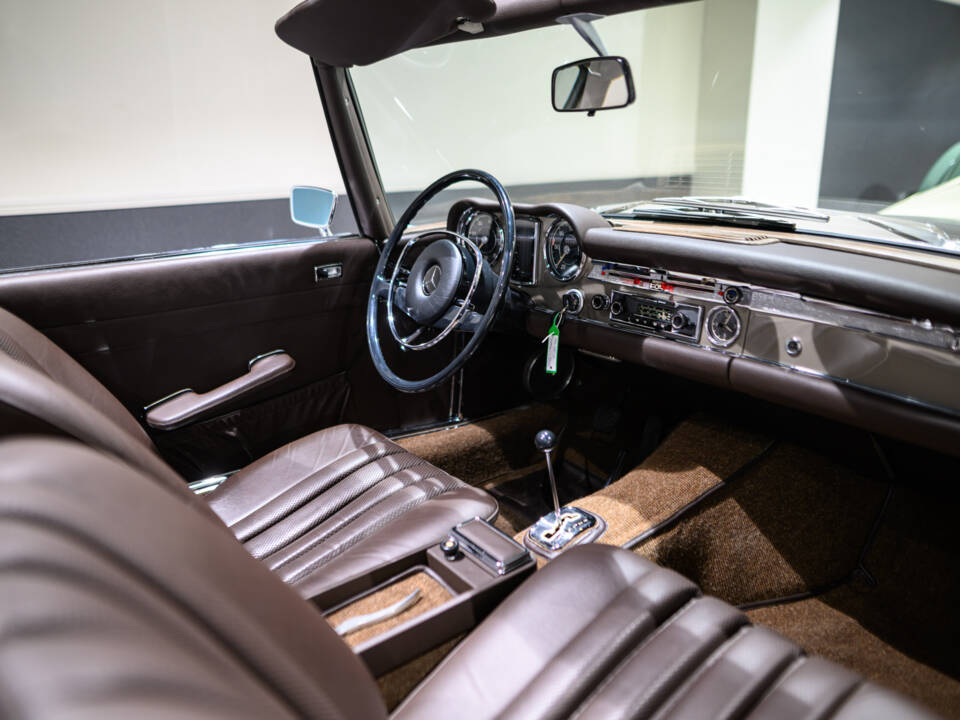 Immagine 47/72 di Mercedes-Benz 280 SL (1970)