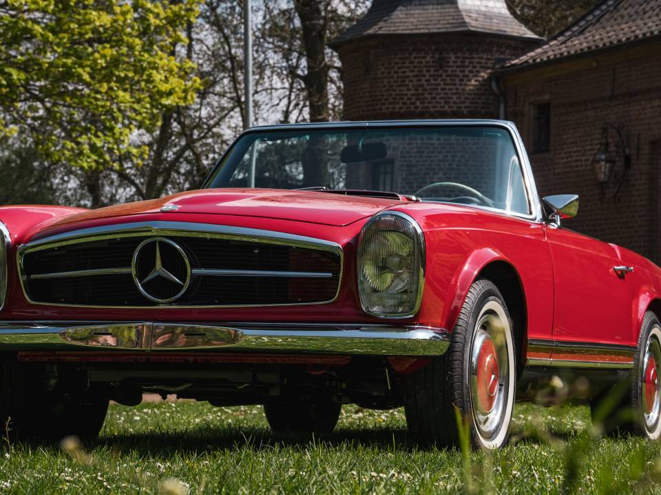 Afbeelding 40/64 van Mercedes-Benz 280 SL (1969)