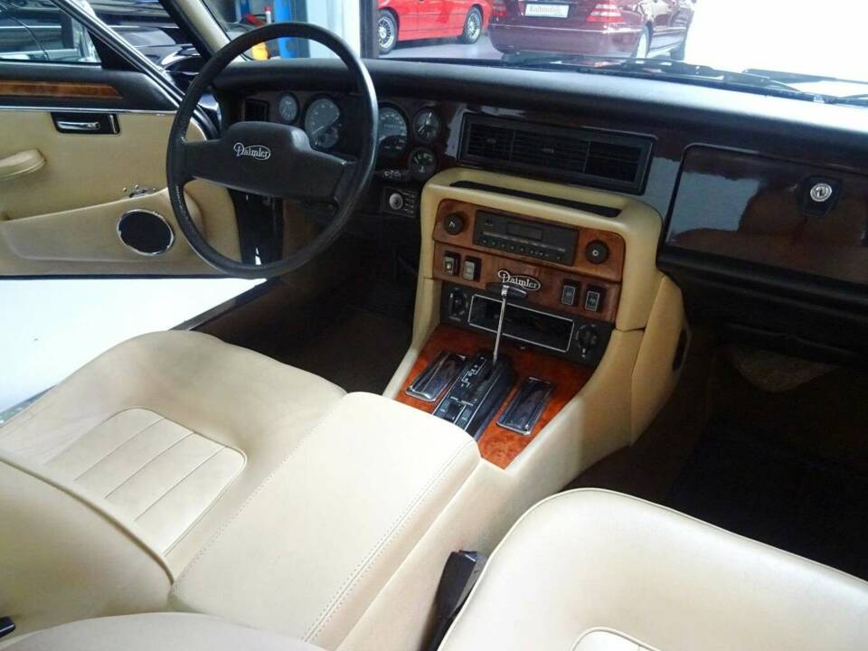Bild 10/20 von Daimler Double Six (1988)