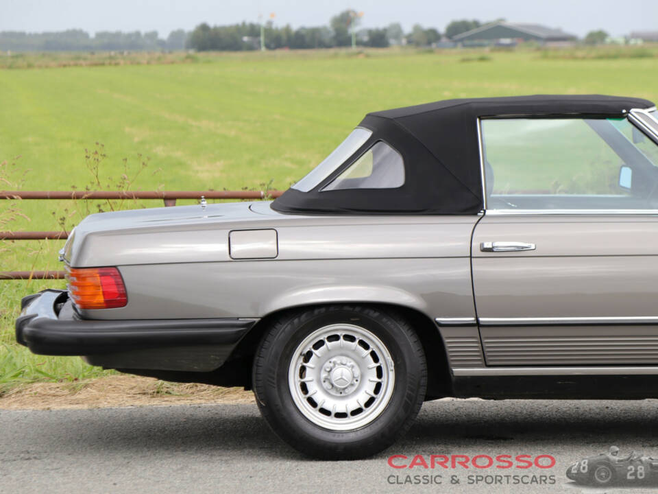 Image 32/42 of Mercedes-Benz 380 SL (1982)