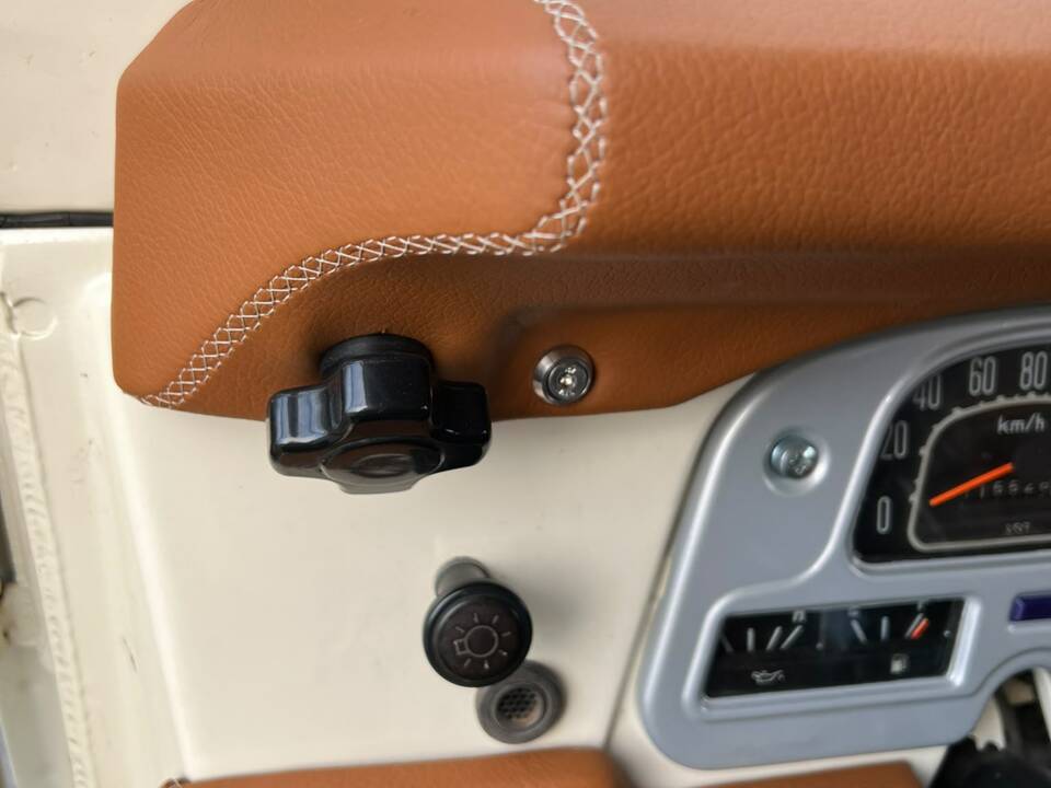 Image 7/14 of Toyota Land Cruiser BJ 45 (1981)