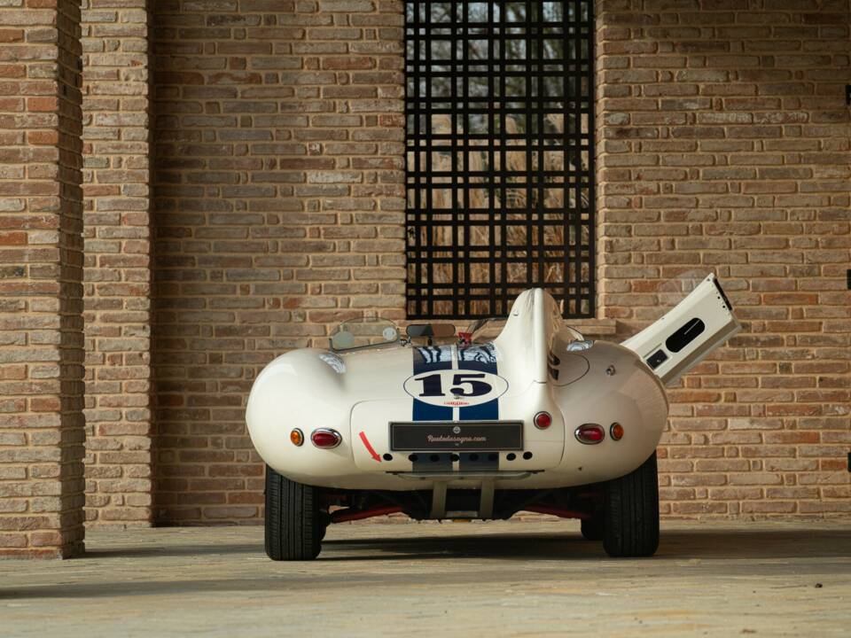 Immagine 11/50 di Jaguar D-Type (1977)