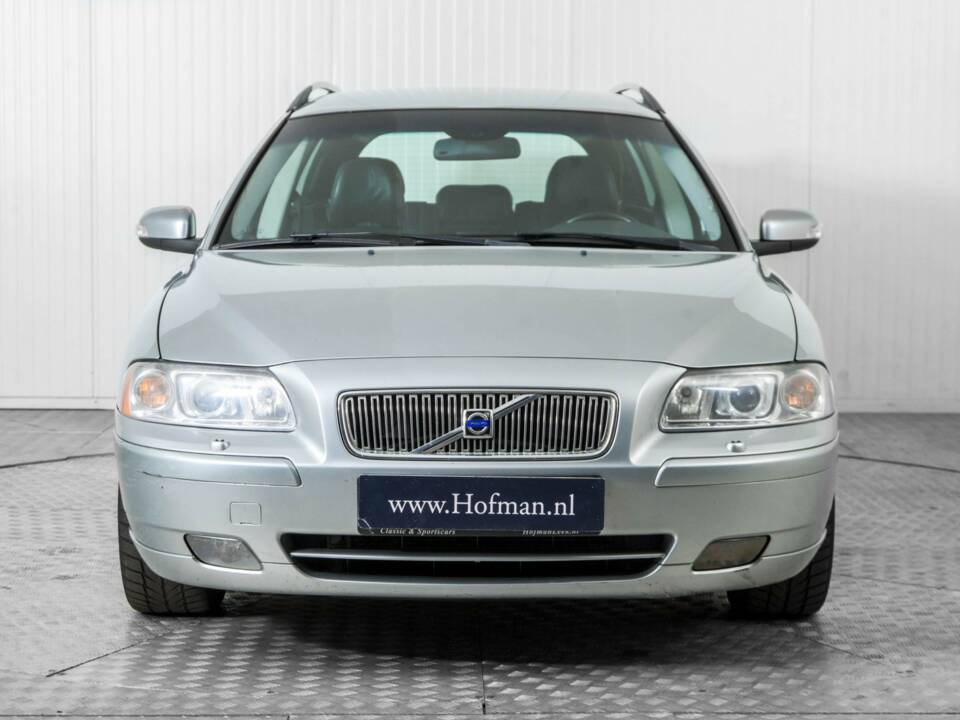 Image 14/36 of Volvo V70 D5 (2008)