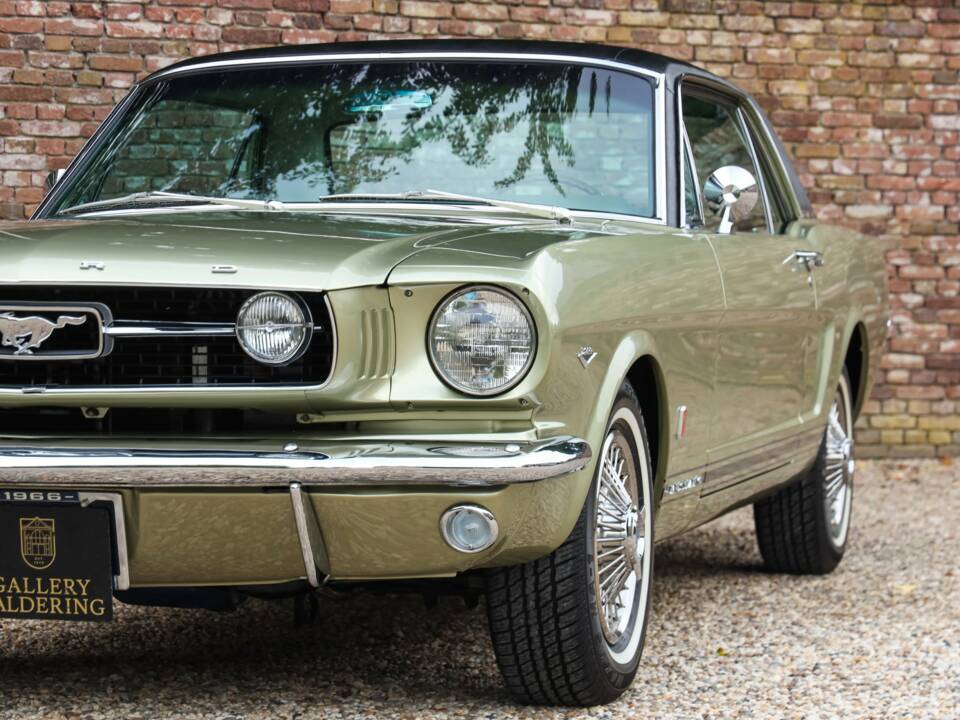 Image 28/50 of Ford Mustang GT (1966)