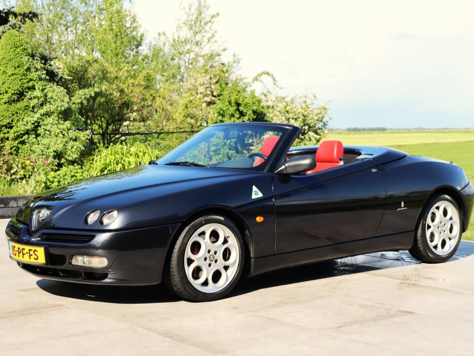 Image 5/50 of Alfa Romeo Spider 3.0 V6 24V (2001)