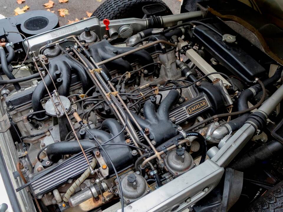 Image 5/50 de Jaguar Type E V12 (2+2) (1972)