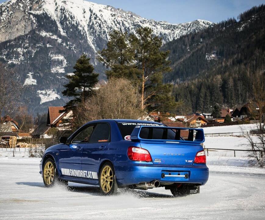 Image 4/4 de Subaru Impreza WRX STi (2003)