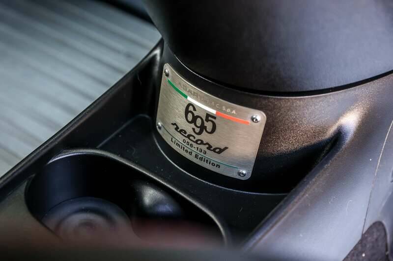 Immagine 12/41 di Abarth 695 Biposto (2006)