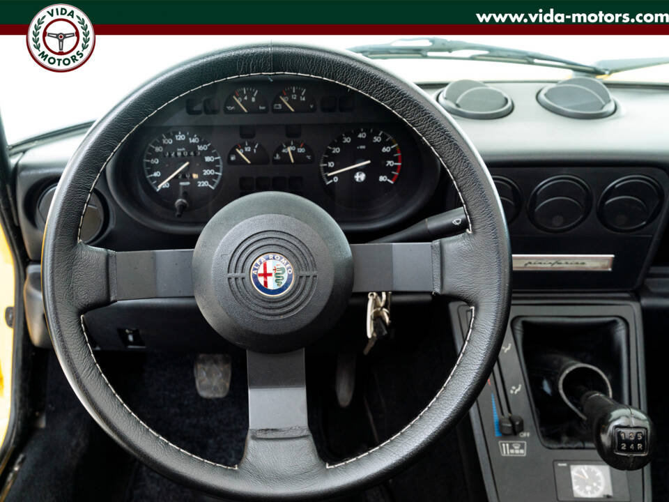 Image 19/37 of Alfa Romeo 2.0 Spider (1993)