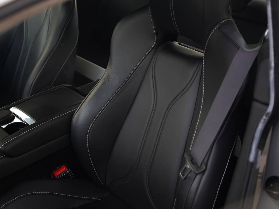 Imagen 18/50 de Aston Martin V12 Vantage (2012)