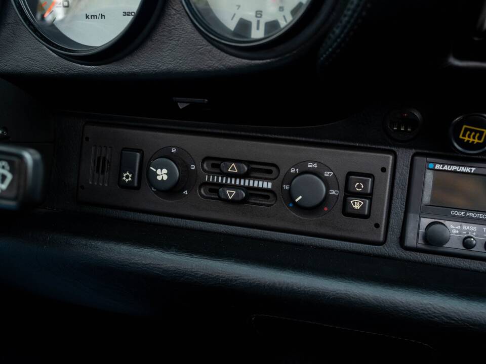 Bild 25/33 von Porsche 911 Turbo 3.6 (1993)