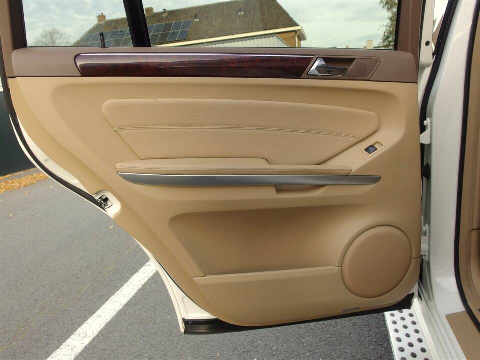 Bild 47/98 von Mercedes-Benz GL 450 4MATIC (2007)