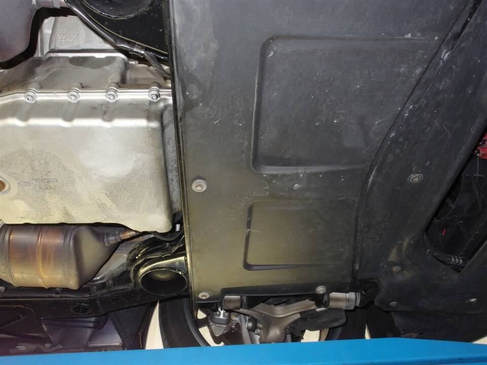 Image 81/98 of Maserati GranTurismo 4.2 (2008)