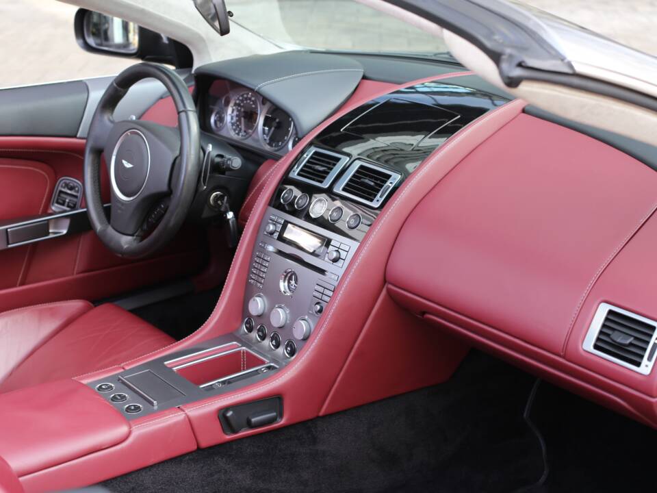Bild 28/47 von Aston Martin DB 9 Volante (2006)