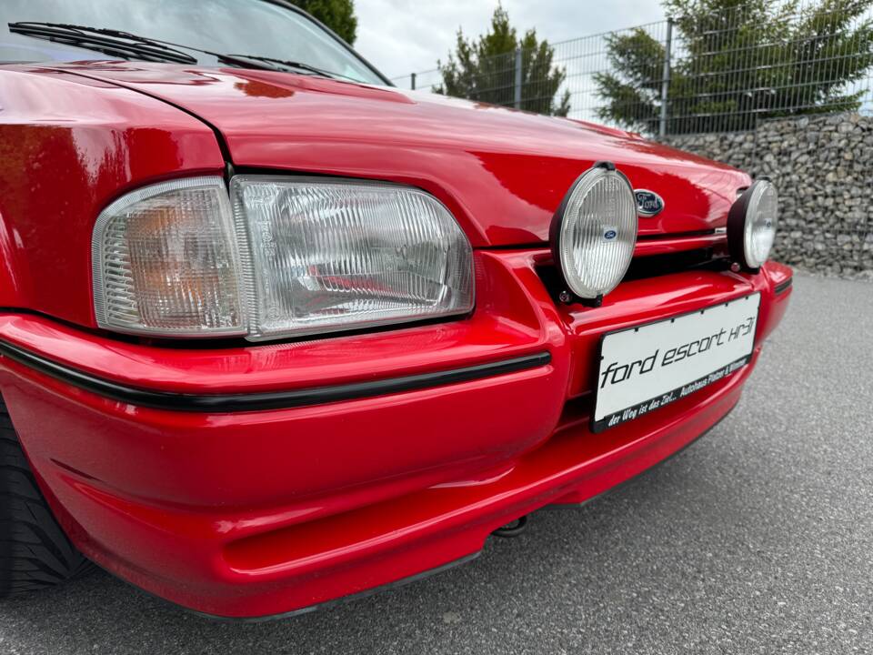Image 11/49 of Ford Escort XR3i (1990)