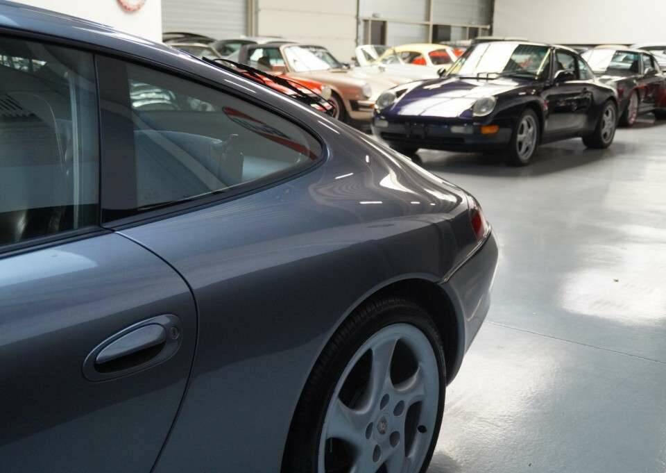 Image 41/50 of Porsche 911 Carrera (2001)