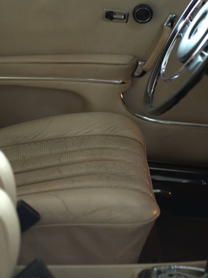 Image 53/57 of Mercedes-Benz 280 SE 3,5 (1971)