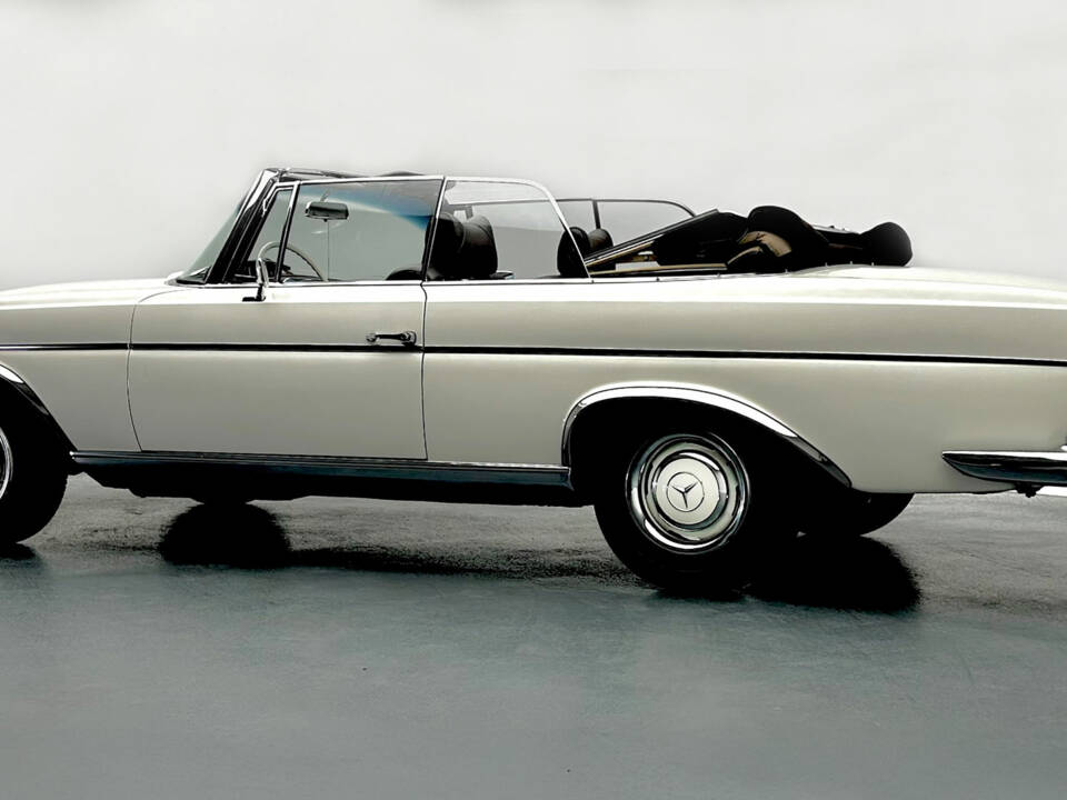 Bild 2/11 von Mercedes-Benz 220 SE b (1963)