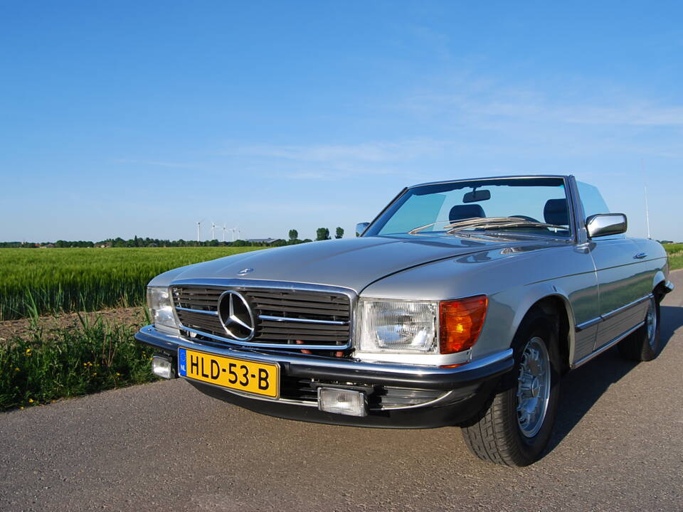 Image 39/87 of Mercedes-Benz 280 SL (1982)