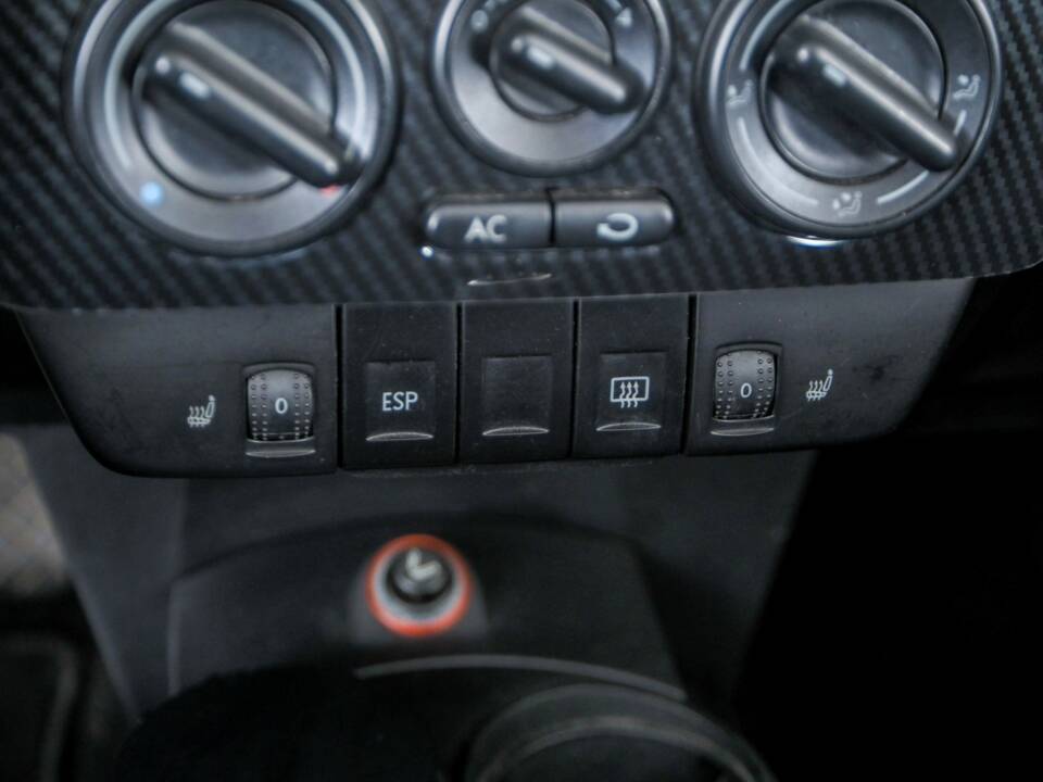 Image 28/50 de Volkswagen New Beetle 2.0 (2006)