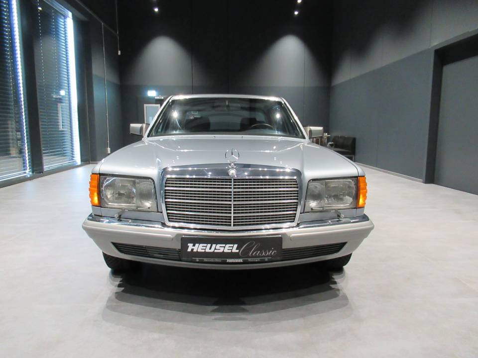 Imagen 3/19 de Mercedes-Benz 380 SEL (1981)