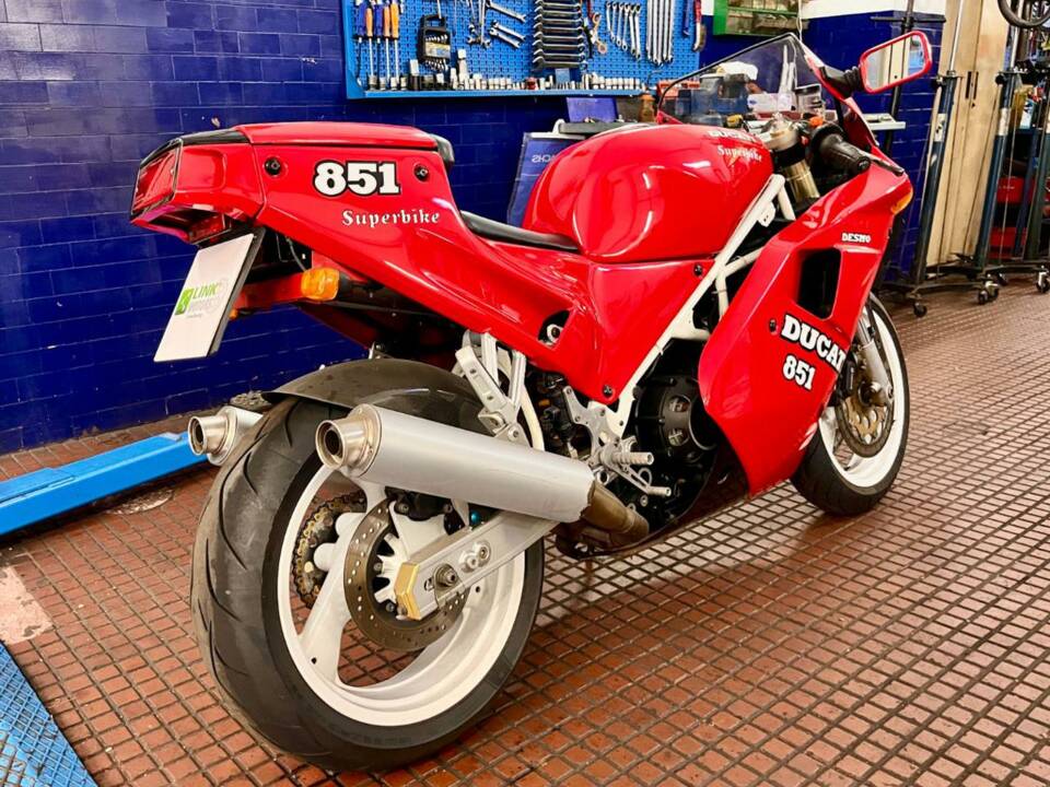 Image 5/18 of Ducati DUMMY (1990)