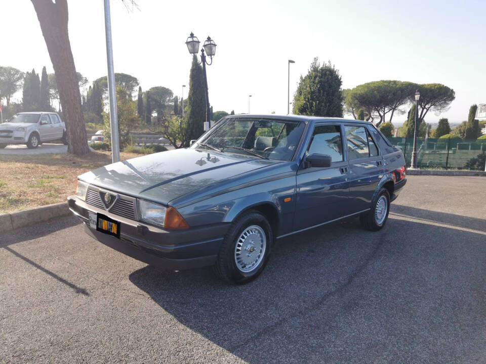 Image 4/45 of Alfa Romeo 75 1.8 (1987)