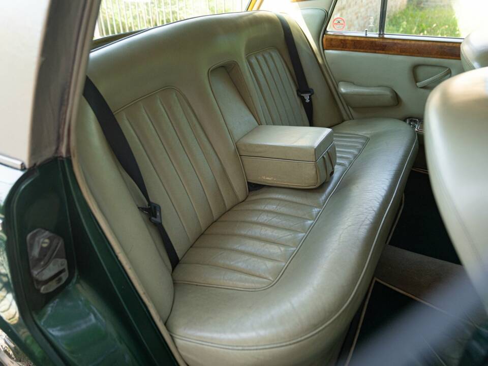 Image 31/50 of Bentley T 1 (1973)