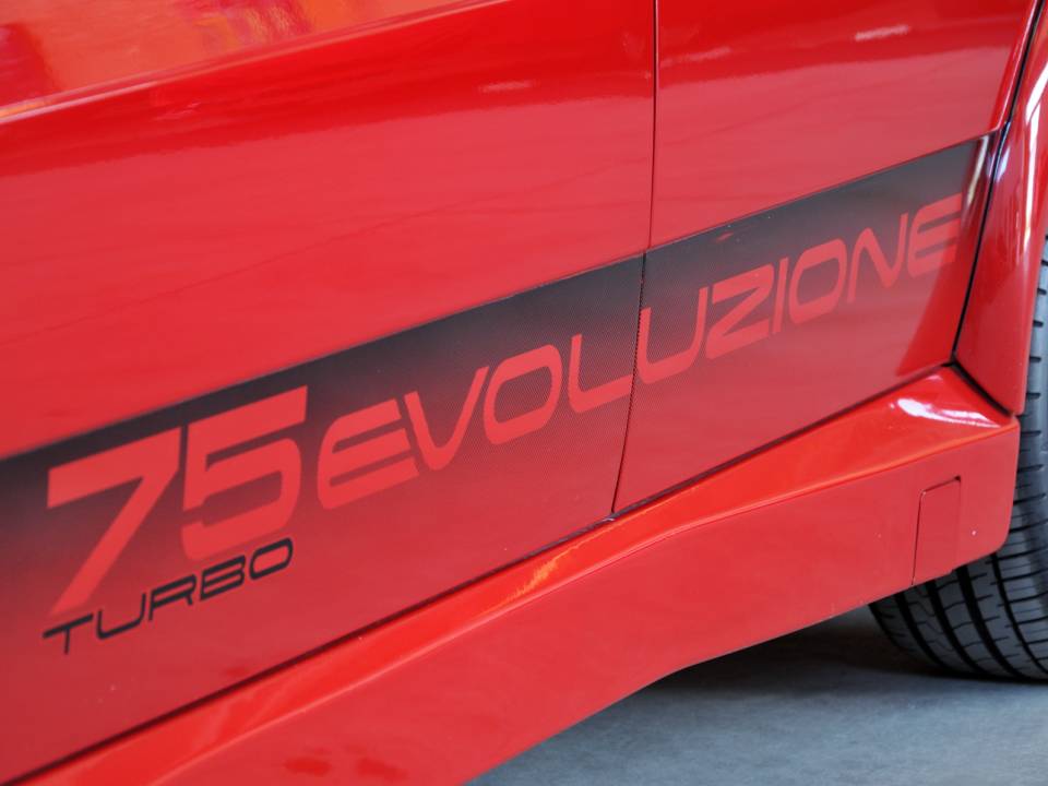 Immagine 2/50 di Alfa Romeo 75 1.8 Turbo Evoluzione (1987)