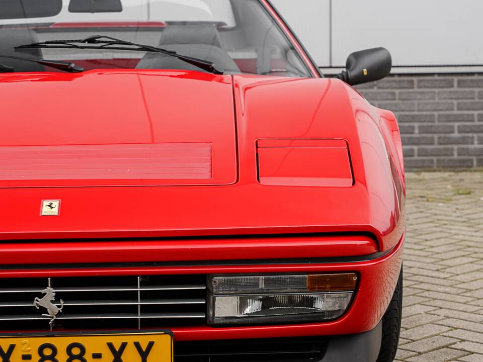 Image 6/30 of Ferrari 328 GTS (1989)