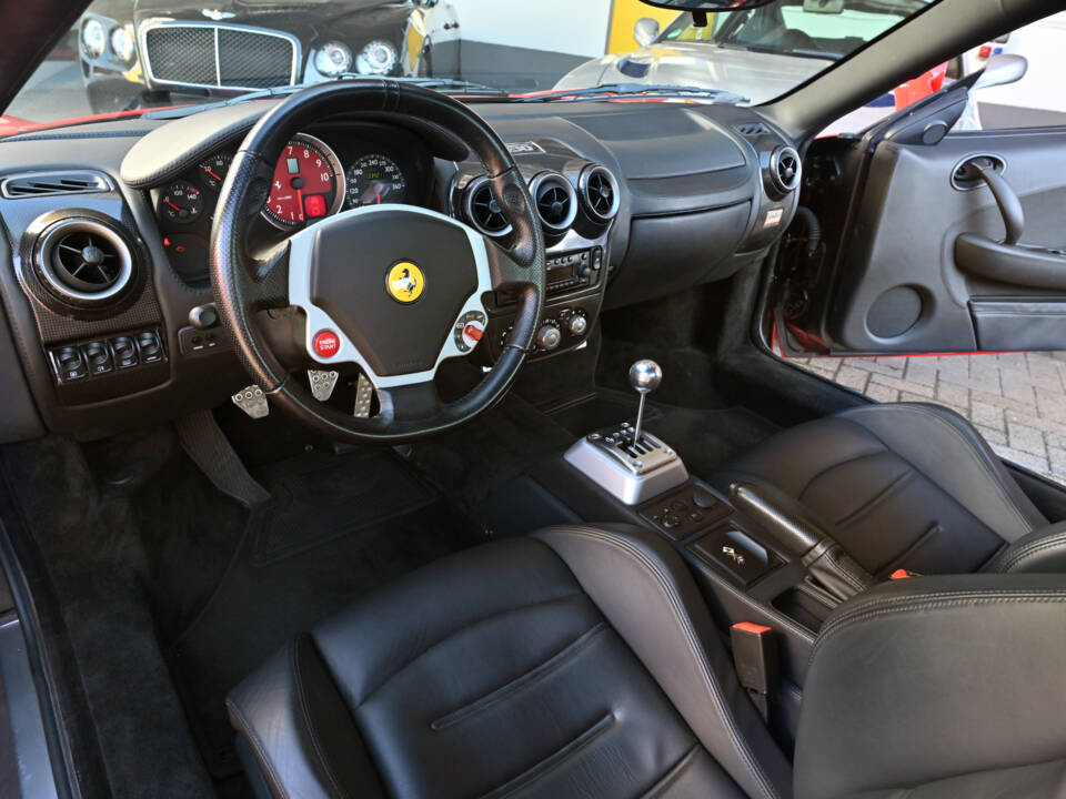 Bild 21/27 von Ferrari F 430 (2005)