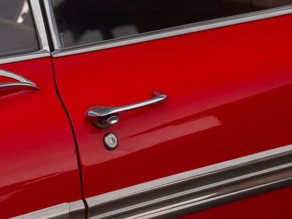 Bild 32/50 von Chevrolet Impala Sport Coupe (1959)