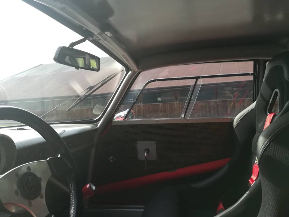 Immagine 8/66 di Alfa Romeo Giulia Sprint GTA (1969)