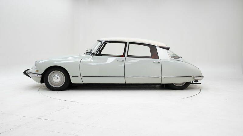 Bild 8/15 von Citroën ID 19 Break (1965)