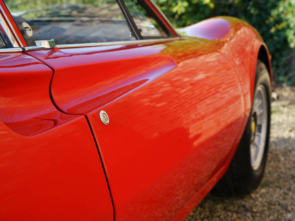 Image 18/50 of Ferrari Dino 246 GT (1970)