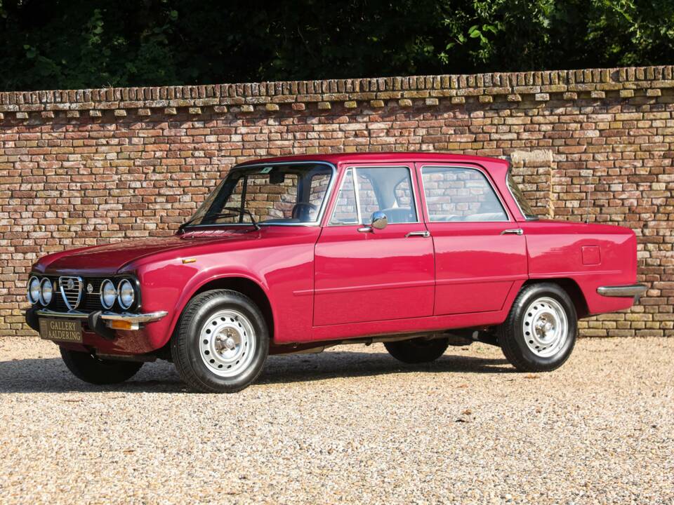 Image 16/50 of Alfa Romeo Giulia Nuova Super 1300 (1975)