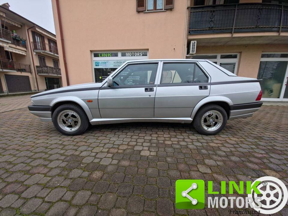 Image 9/10 of Alfa Romeo 75 1.8 (1992)
