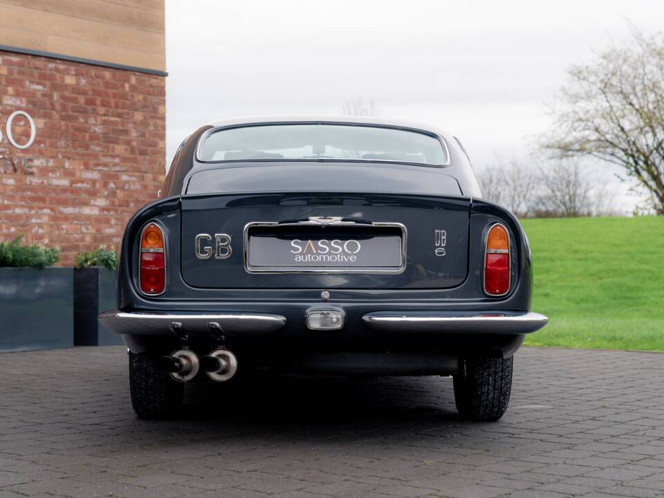 Image 34/79 of Aston Martin DB 6 (1968)