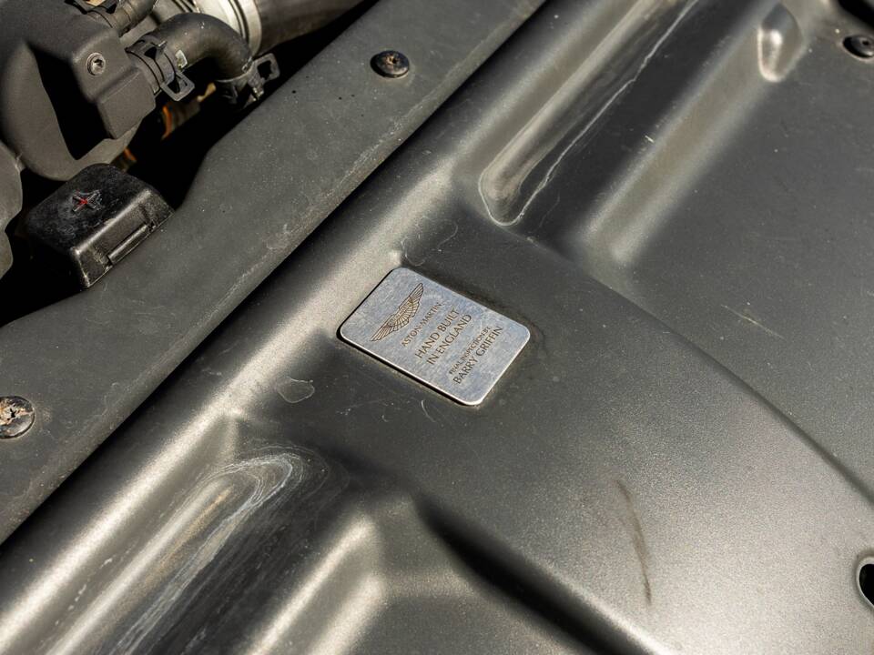 Image 32/39 of Aston Martin DBS Volante (2011)