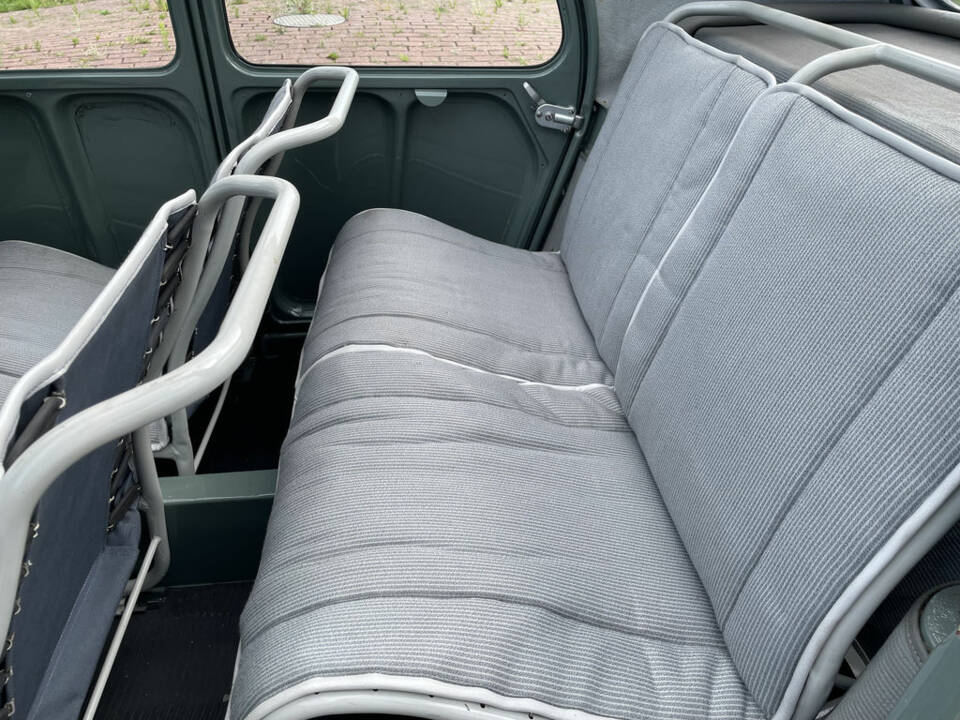 Imagen 7/9 de Citroën 2 CV Sahara 4x4 (1963)