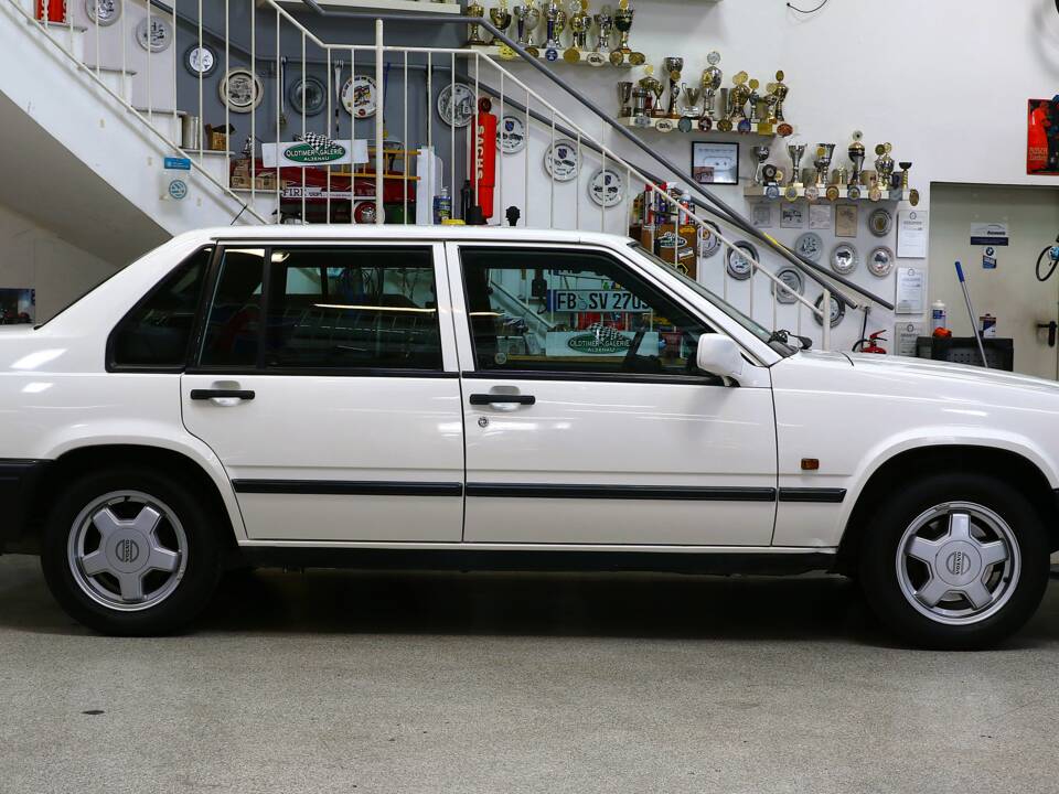 Image 9/34 of Volvo 940 2.3i (1991)