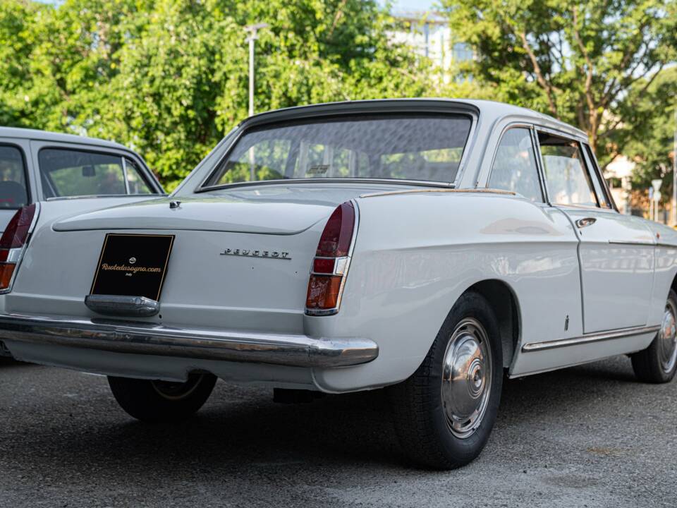 Image 5/29 of Peugeot 404 Coupé (1966)