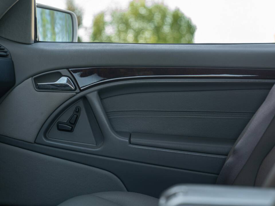 Bild 31/50 von Mercedes-Benz SL 320 (1997)