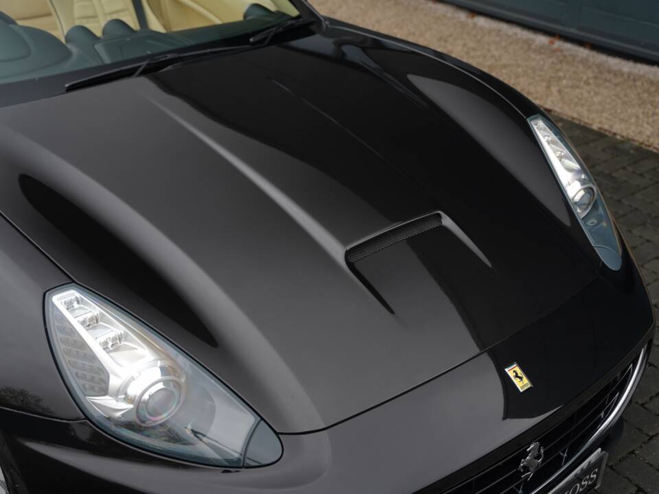 Imagen 36/50 de Ferrari California (2011)