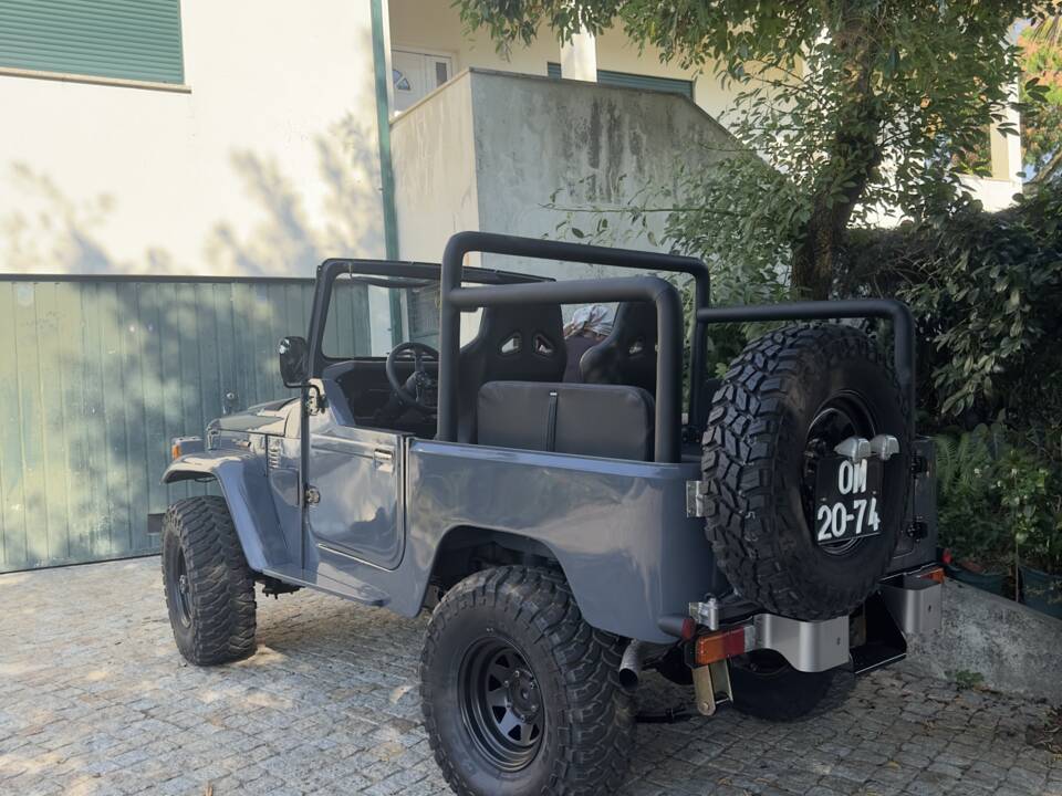 Image 5/50 of Toyota Land Cruiser BJ 40 (1981)