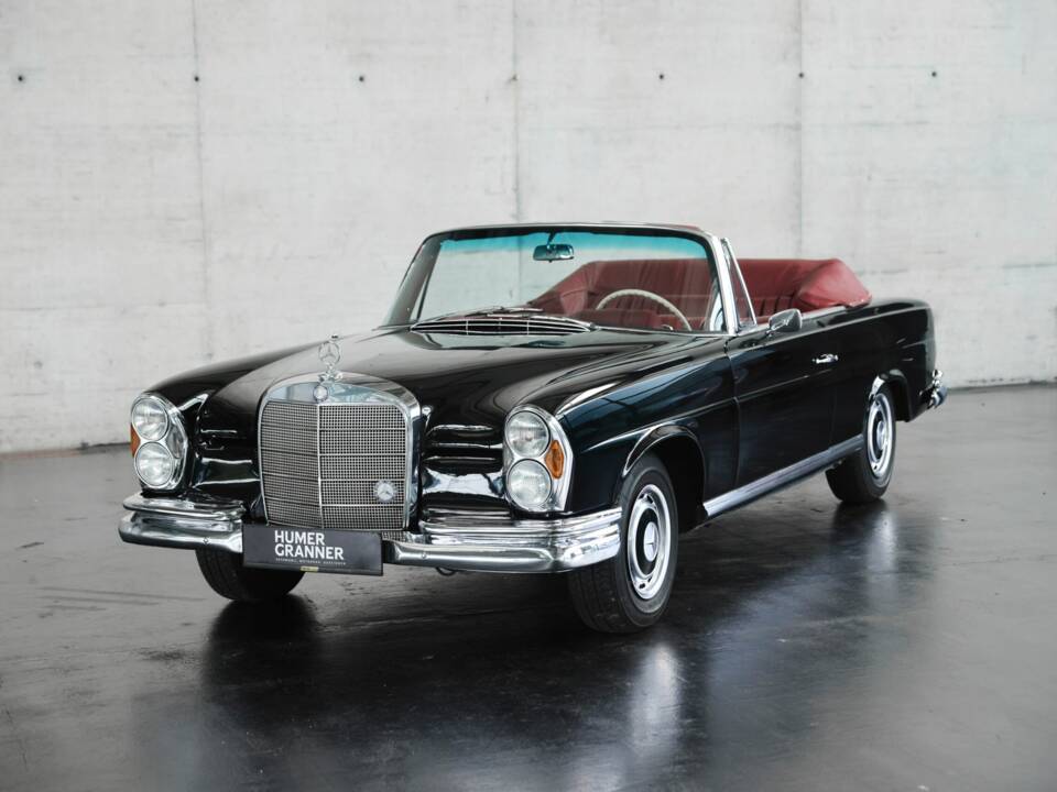 Image 13/50 of Mercedes-Benz 220 SE b (1962)