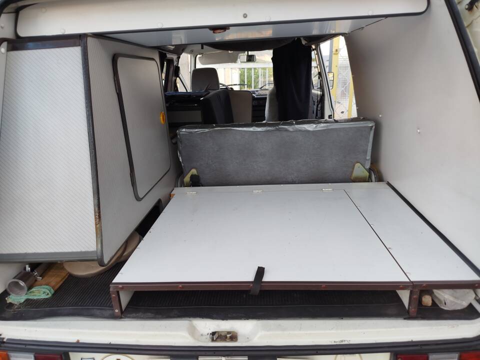 Image 25/50 of Volkswagen T3 Westfalia 1.6 TD (1985)
