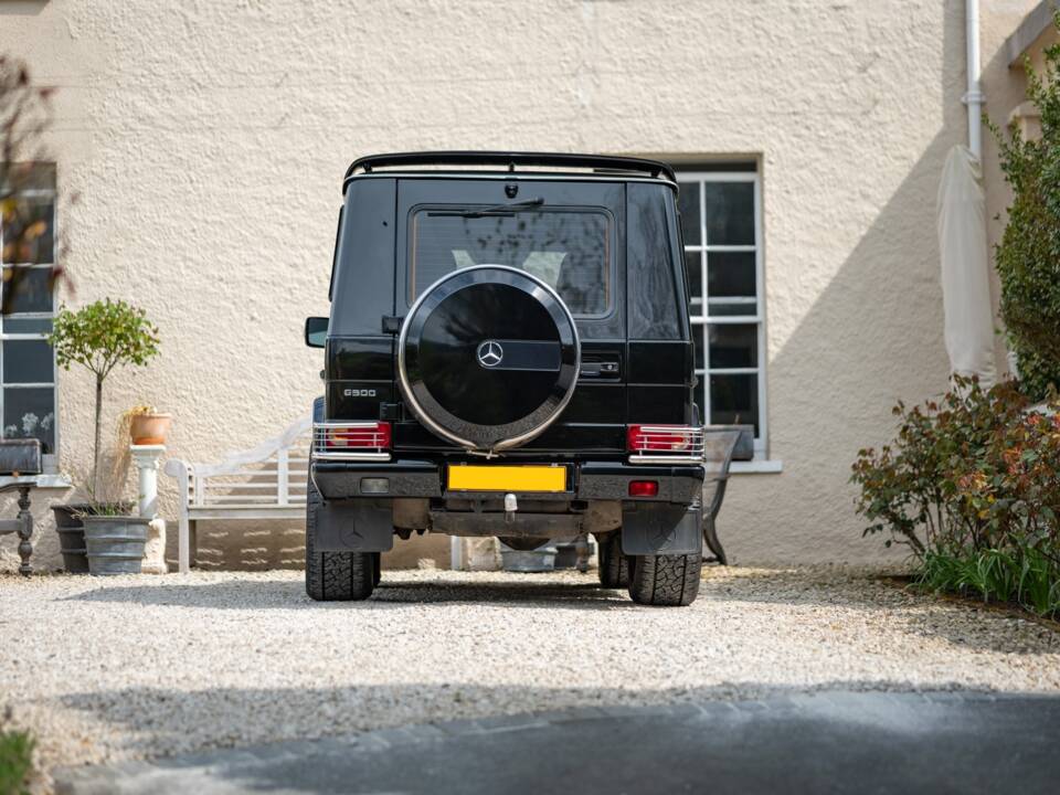 Bild 10/50 von Mercedes-Benz G 500 (kurz) (2000)