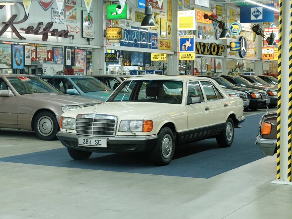 Bild 8/50 von Mercedes-Benz 380 SE (1980)