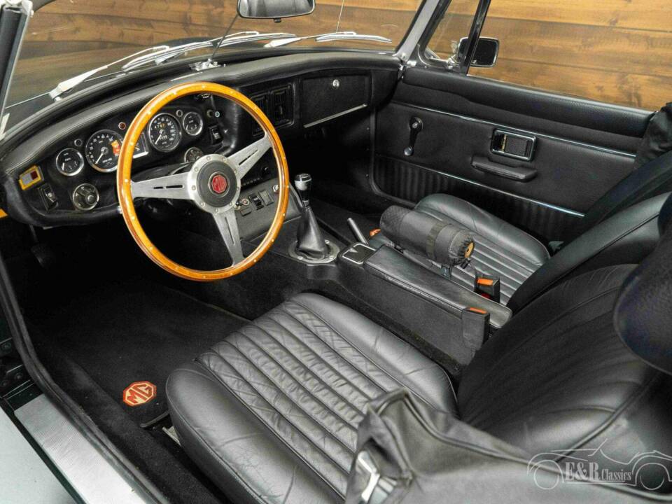 Obraz 2/19 pojazdu MG MGB (1973)